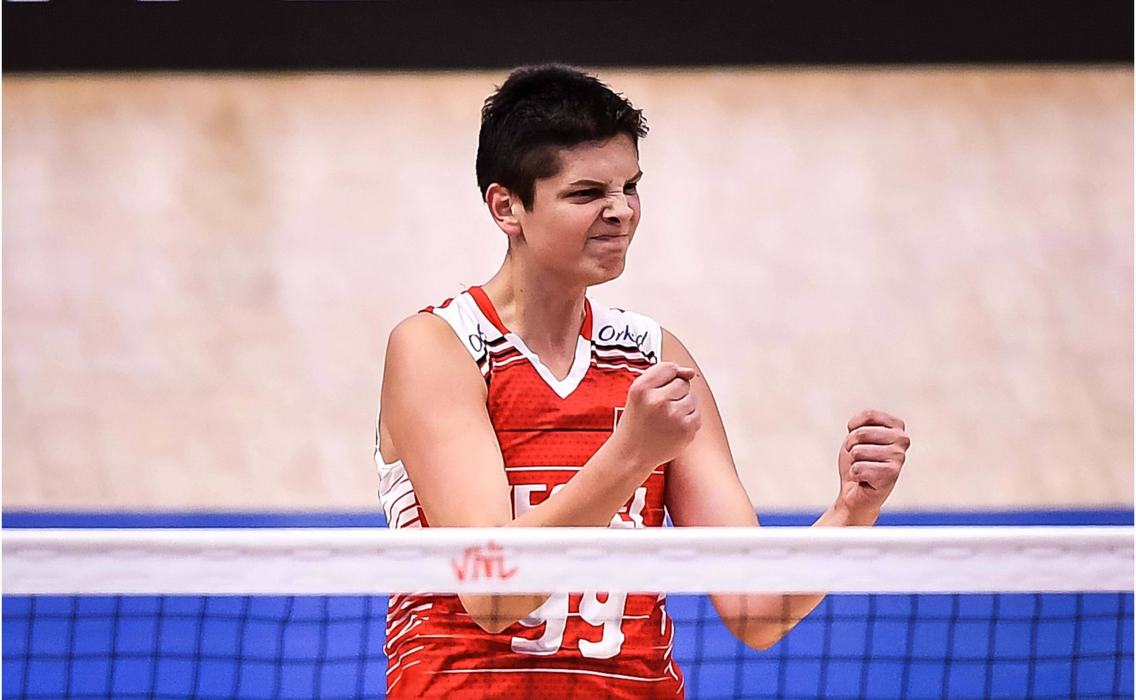 第三局,卡拉库尔特连续得分,在瓦尔加斯缺席第三周比赛的情况下,卡拉