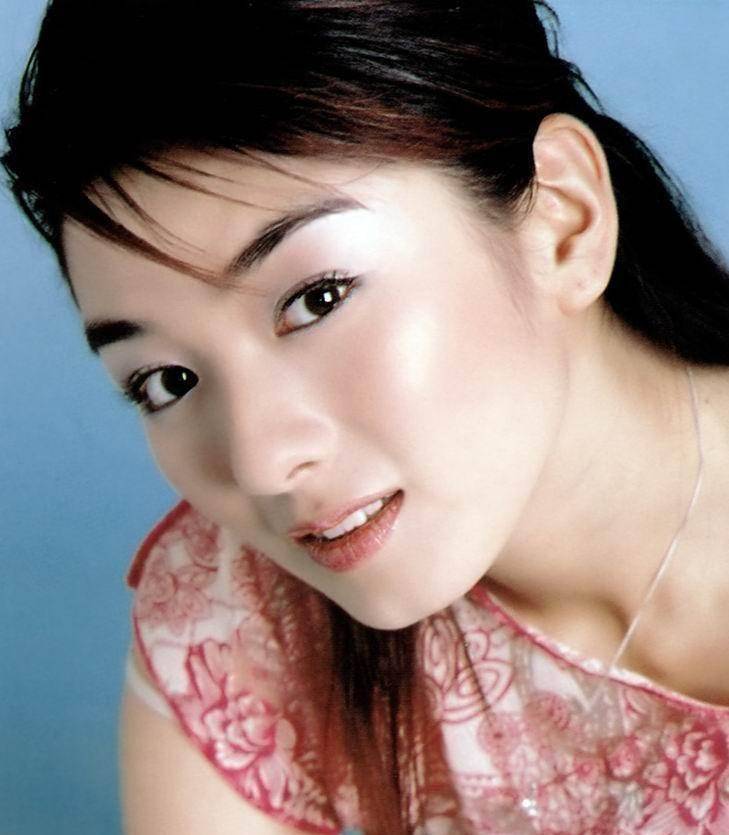 称这档恋爱节目有三十位男嘉宾加入,还发问女儿:"你觉得妈妈要不要去