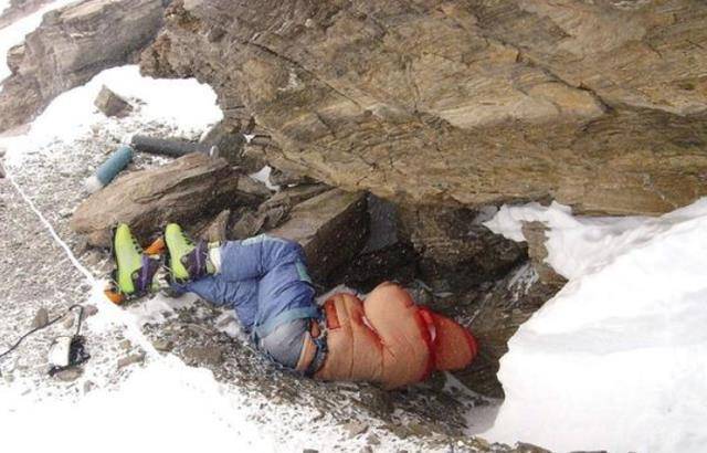 珠穆朗玛峰上有三百多名遇难者遗体,身份明确,为何无人认领?