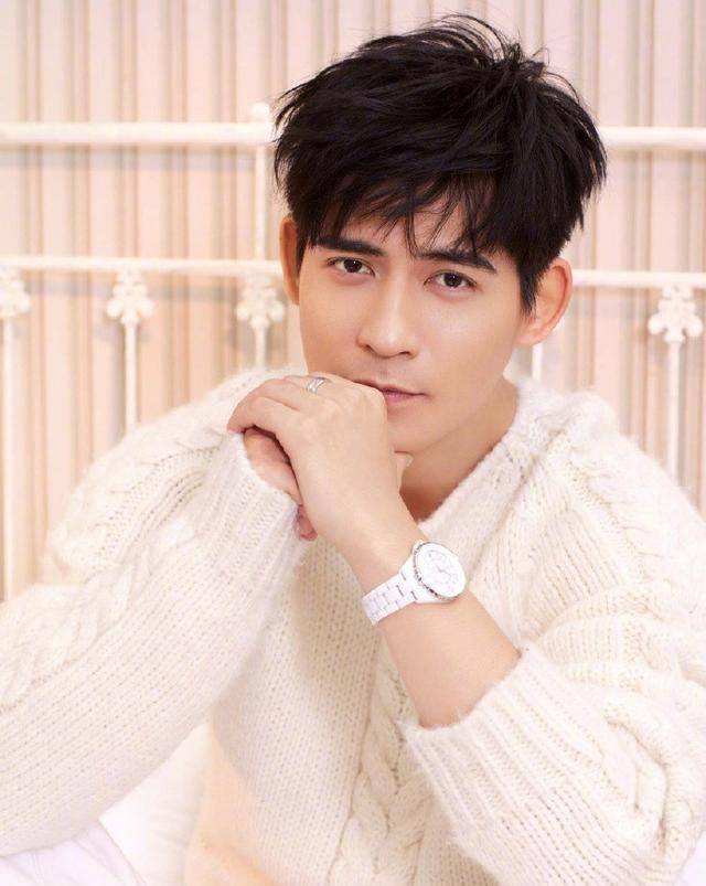 周渝民杂志封面大片网友:果然是烈火如歌里天下第一帅_银雪_短发_眼睛