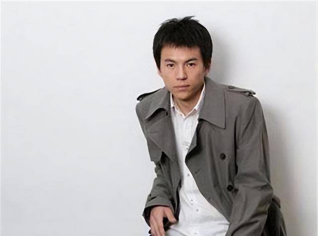 2010年,"京城恶少"王烁被捕,警方从其家中搜出2000发