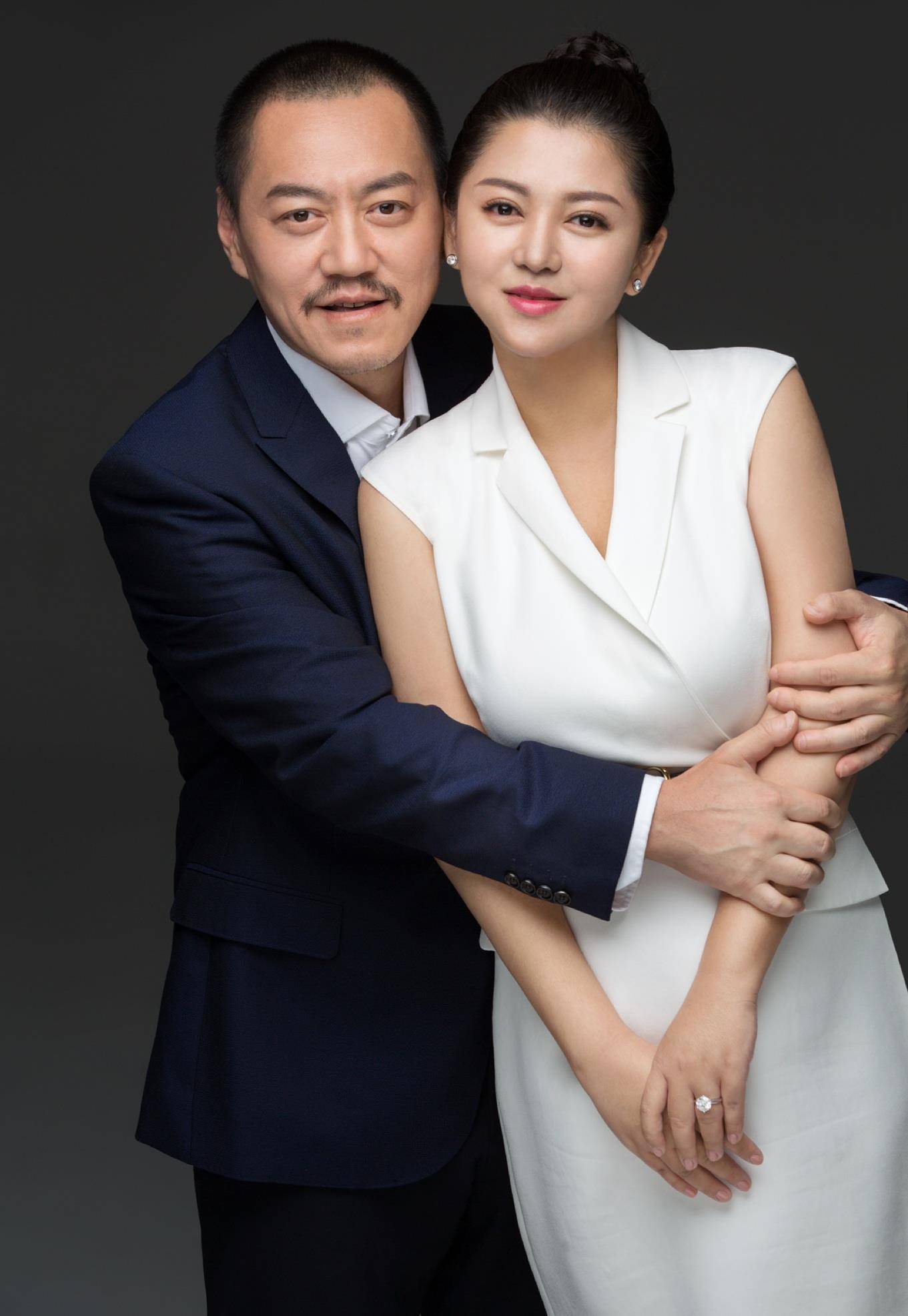 是黄渤的恩人,妻子是中国版梦露,如今生活窘迫_雪村_戴军_演出