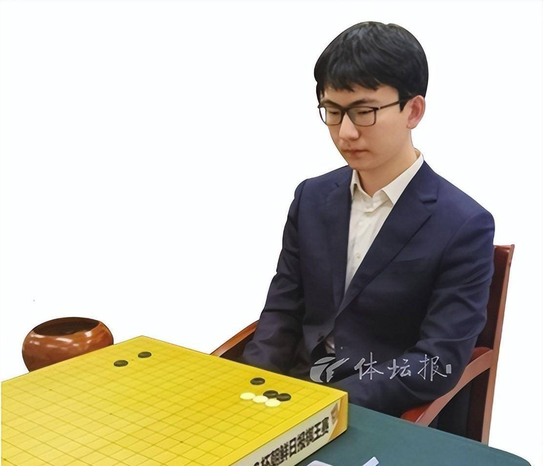 体坛朋友圈 - 中国首位"00后"围棋世界冠军丁浩:专注自我 期待下一盘