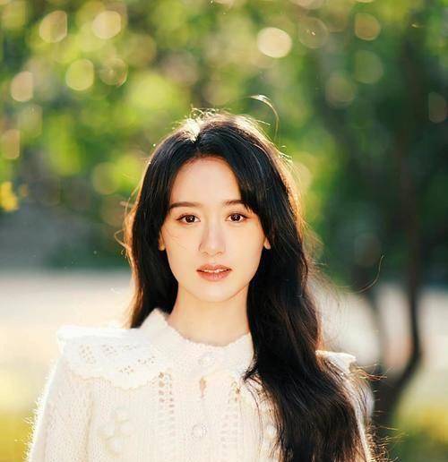 近日,袁冰妍公司因偷漏税被罚97万而引发网友热议,袁冰妍工作室发