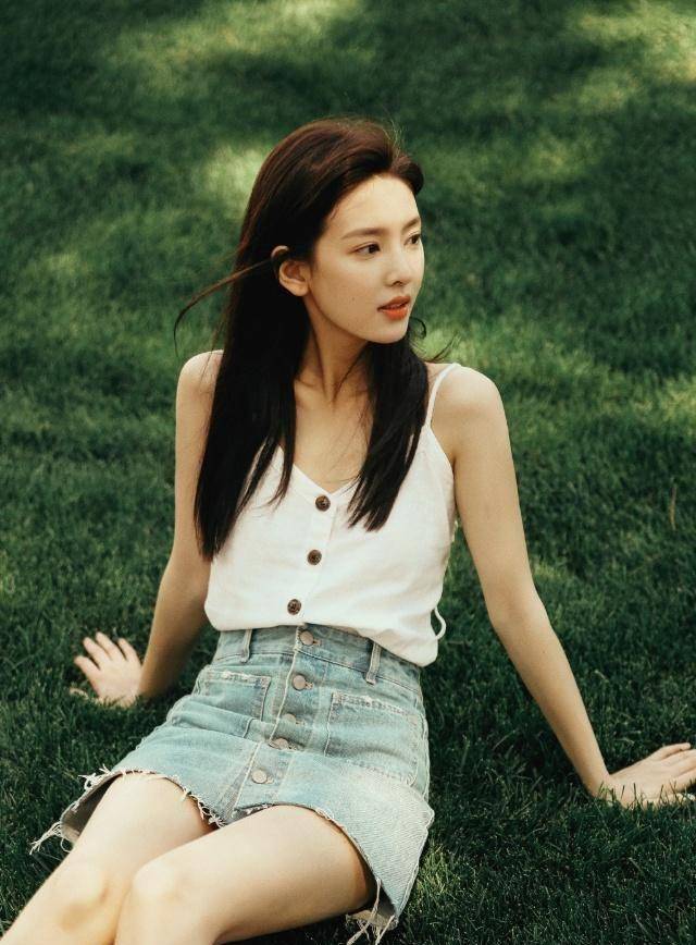 被王思聪关注后秒上热搜,如今真要成国民女神了_章若楠_顾森湘_网友