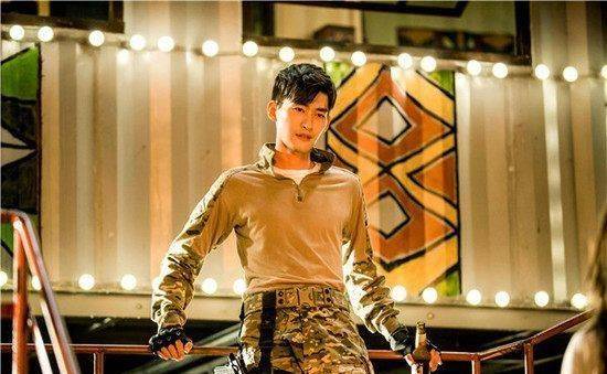 张翰用100多万的片酬,抱上了吴京40亿 票房的大腿!