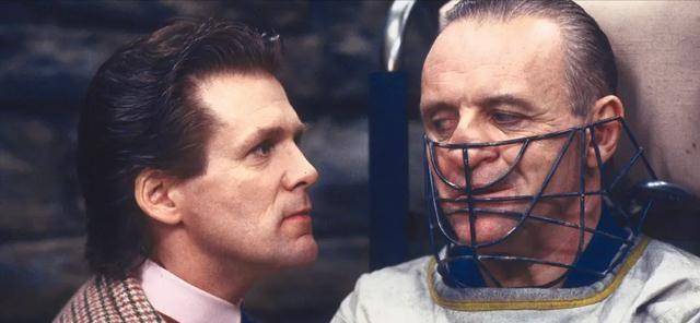 正义与邪恶的较量中,多处细节意味深长,揭开电影想表达的主题_比尔