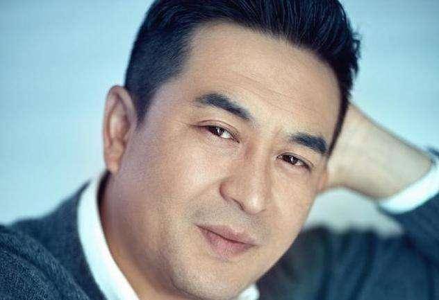 这位50岁的演员"张嘉译"突然改名的原因是悲伤_蔡少芬_罗云熙_病情