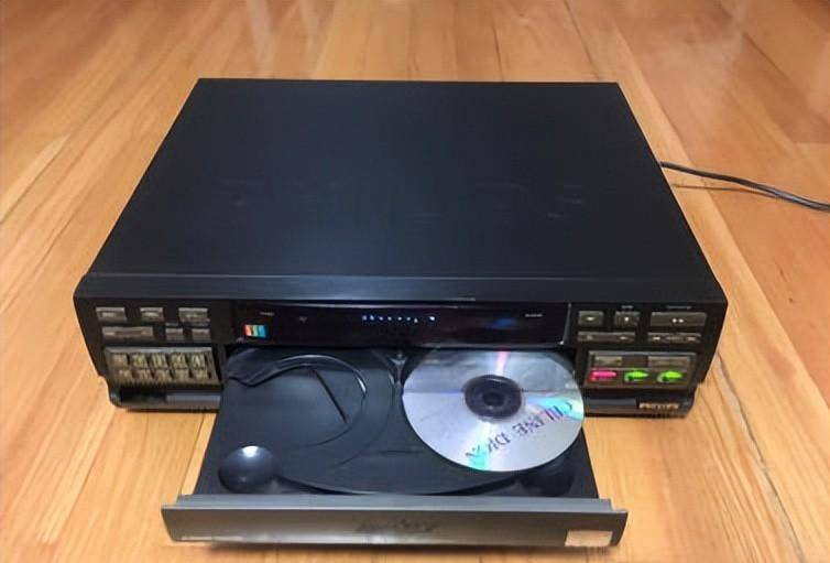 90年代商业奇才:27岁赚27亿,2亿夺央视标王,最终却沦为阶下囚_胡志标