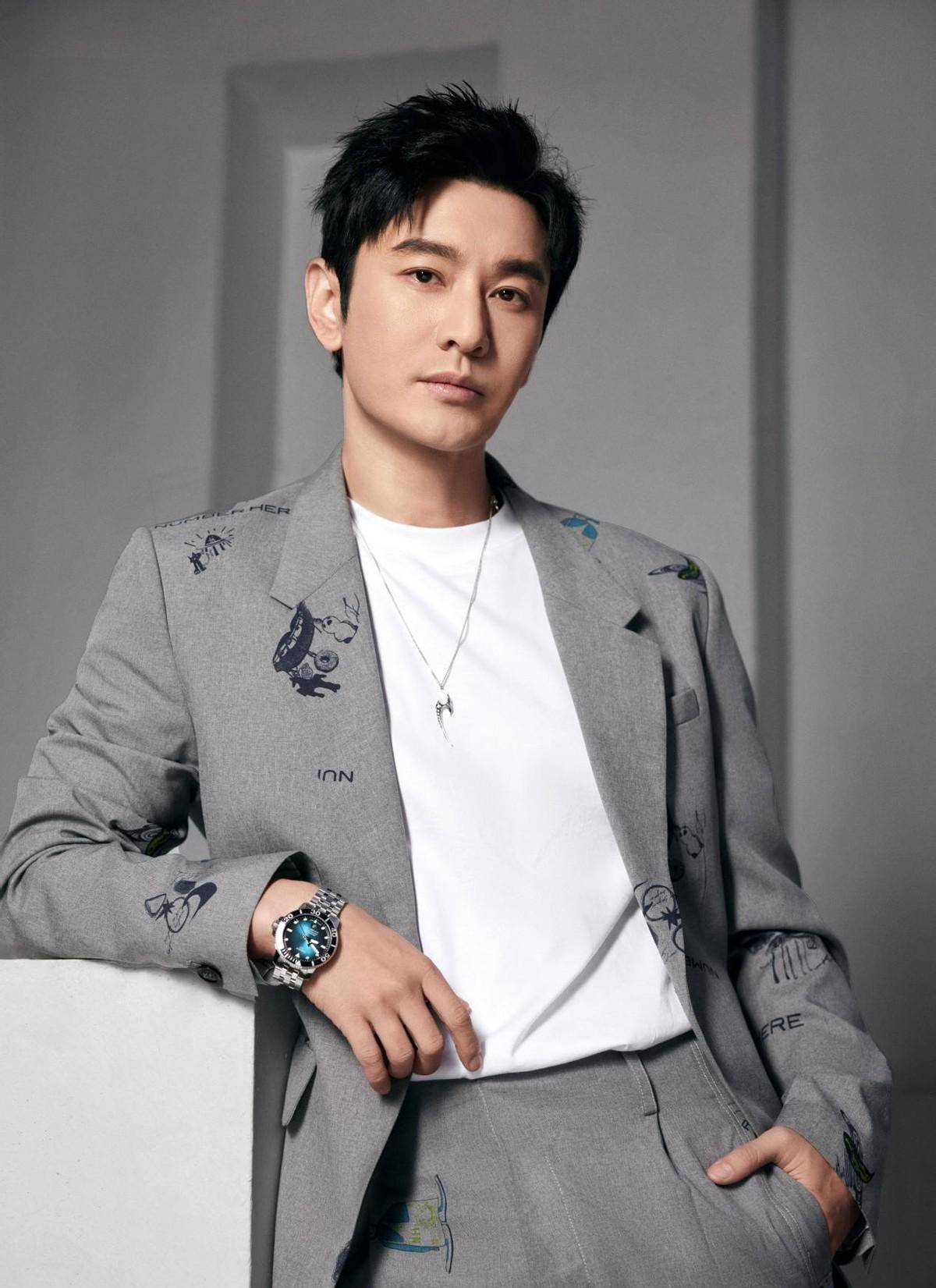 40 的男士多看看黄晓明的造型,时尚有品位,稳重又高级_西装_活力_风格