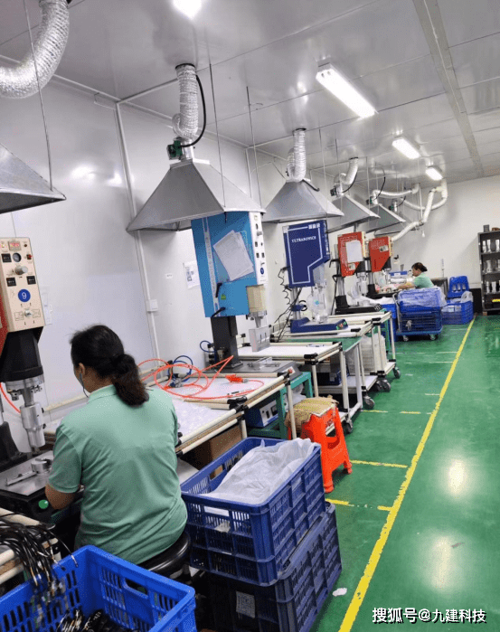 优阿斯灯具品牌工厂新增一条生产线_组装_产品_认证