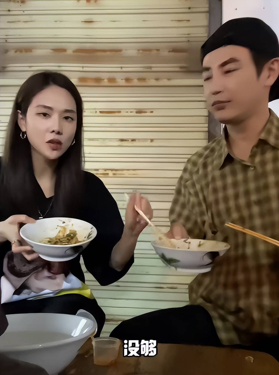 王霏霏开55万的豪车,住海南大别墅,首次邀请男演员来家里见父母_孙坚