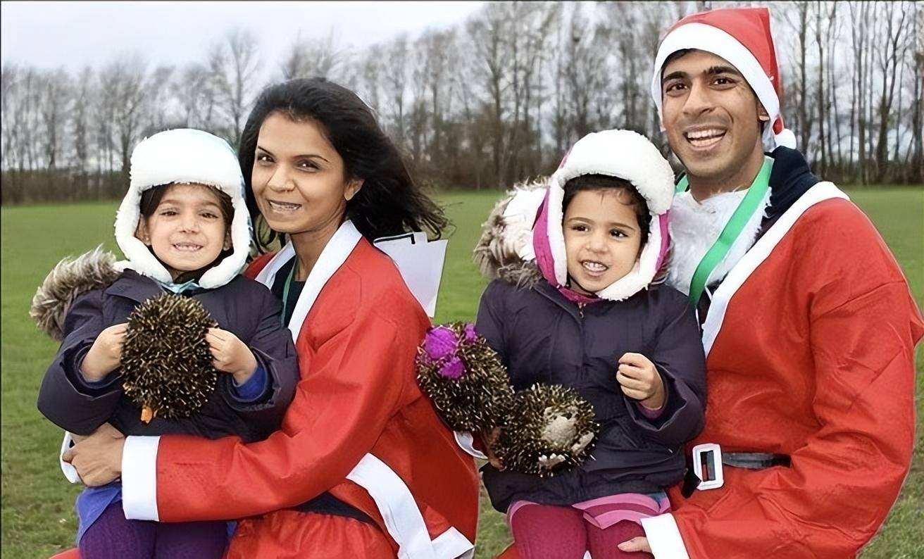 英国首相夫人:相貌普通却有钱,印度风穿搭另类,被苏纳克宠上天_阿克