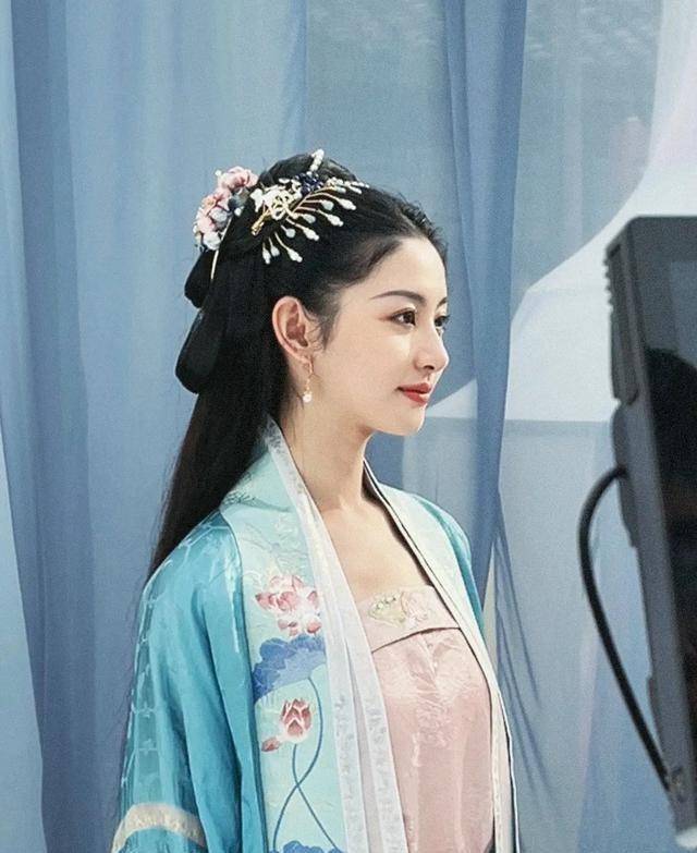 知名狗仔曝光许凯赵晴恋情!