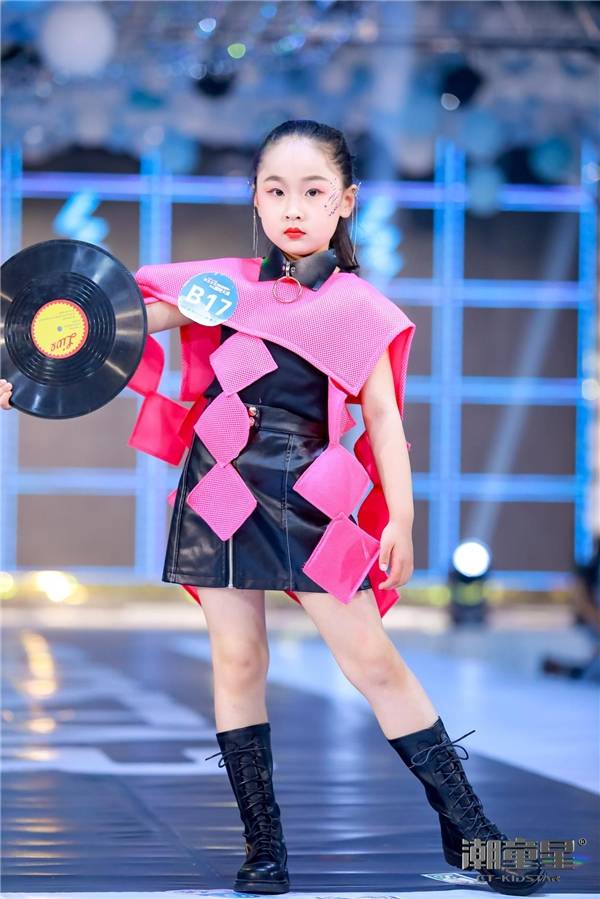 潮童星国际少儿模特大赛盐城赛区网络年度人气季军_孩子_儿童_李思辰