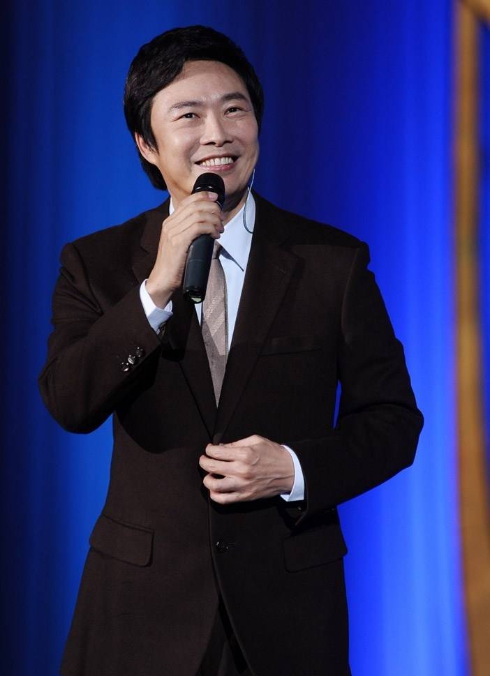 歌手费玉清被爆昏迷,费玉清为什么叫"小哥"_姐姐_节目_本名