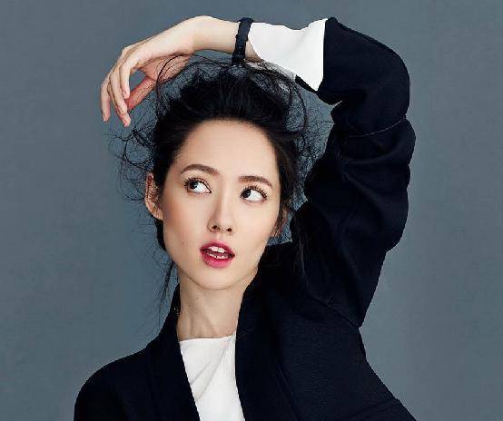 颖儿郭碧婷逛街美照,一个穿4万,一个穿7400,宛如仙女下凡_身材_一身