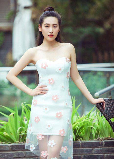 第三部中的小雪如今变成性感御姐当真女大18变_丹琳_女人_杨紫
