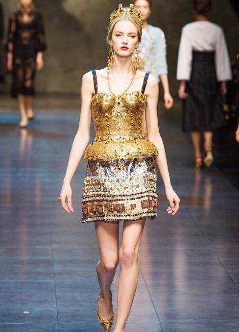 金色_杜嘉班纳_发型