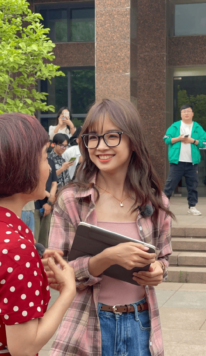 路人镜头下的王冰冰也太美了,网友直言:真不敢相信