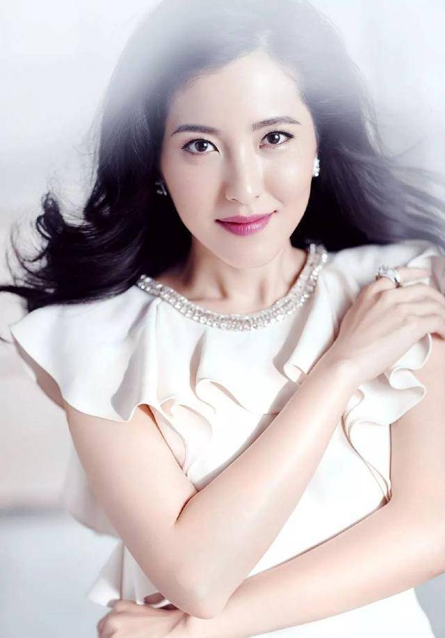 中戏最美校花今沦为三线演员,只因拍大尺度写真遭封杀?