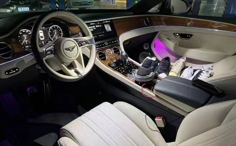 温馨提示大量寻求全系15,劳斯莱斯,宾利,兰博基尼,马丁,法拉利,迈