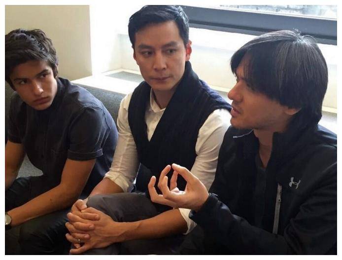 吴彦祖47岁生日,冯德伦晒照送祝福,粉丝:当年的美男子啊_帅哥_照片_美