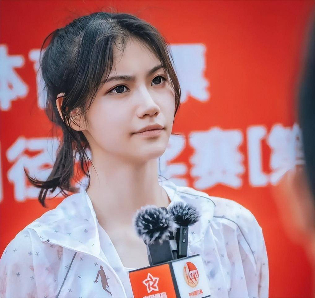 中国田径2大女神出炉:刘翔师妹像杨颖,吴艳妮火出圈_夏思凝_全国