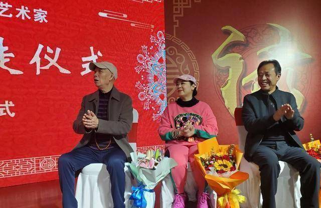 巴蜀笑星"矮冬瓜"拜师张徐李伯清媛凤罗大春等500嘉宾现场祝贺_林晓东