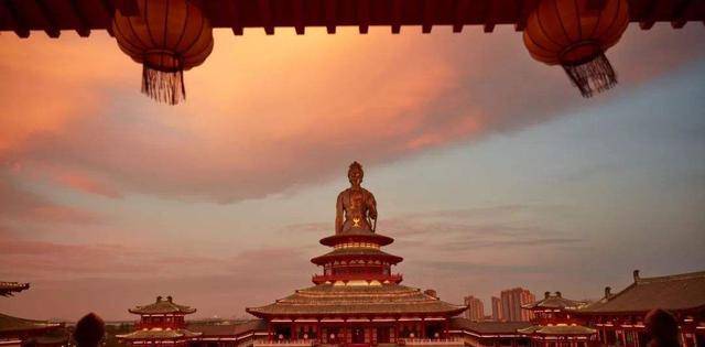 武周垂拱元年,武则天命薛怀义为住持,敕修白马寺,达到白马寺历史上的