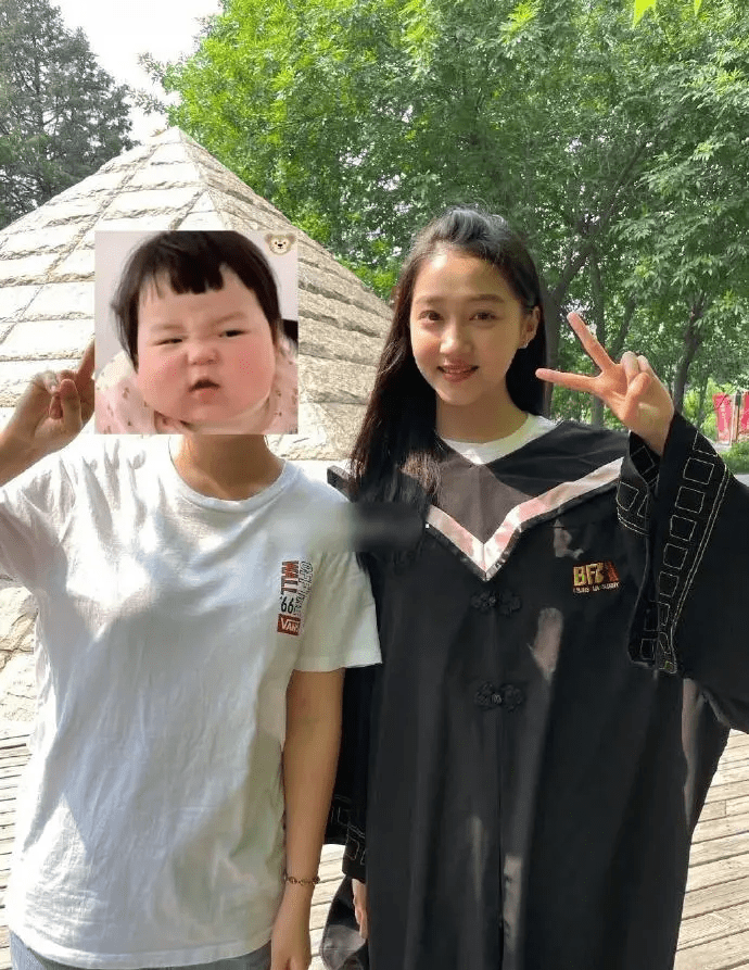 美人相遇必有一输,娱乐圈最大的反差,都在同班合照里_毕业_身高_周迅