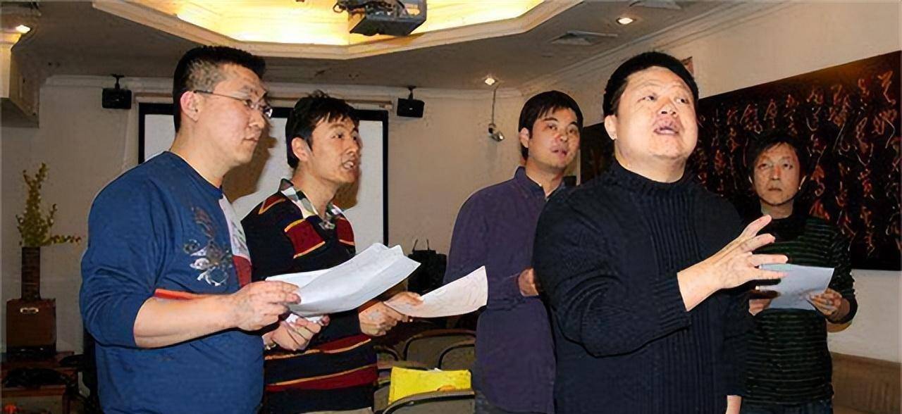 马东的老婆这么好看,当年央视辞职做全职太太,如今2人恩爱依旧_彭小盛