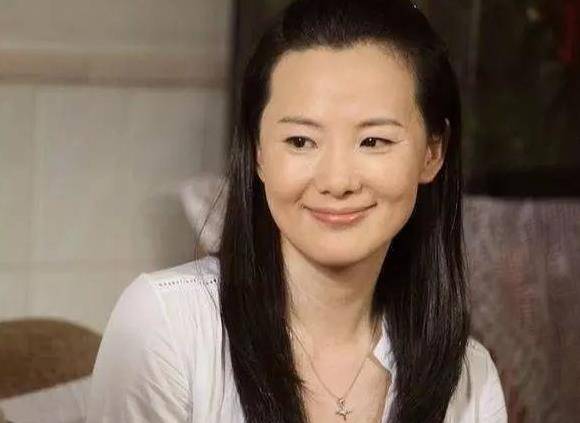 咏梅出演了一部之后很受大家喜爱的影片,徐静蕾出演的《北京爱情故事