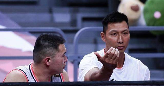 北大韩德君不忘广东恩情,杜锋培养忠心好徒弟_万圣伟_球员_效力