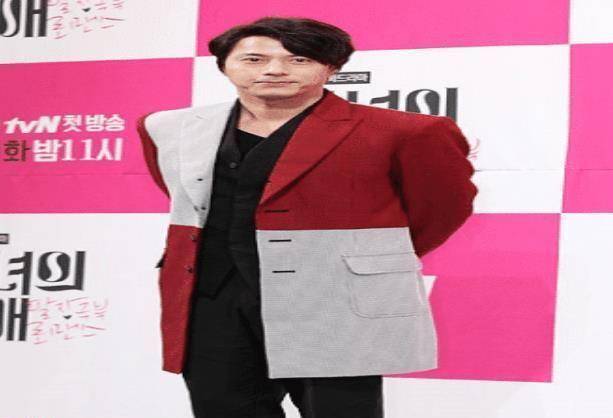 公子韩在硕:放弃家产去演戏借天桥风云爆火,妻子外貌不输宋慧乔_因为