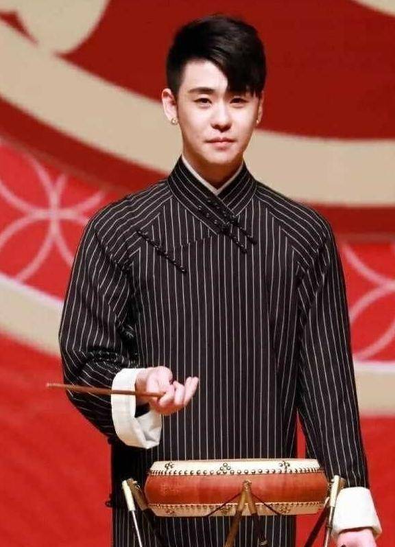 京剧名家尚长荣怒赞张云雷,张云雷得到前辈的认可_程派_先生_京韵大鼓