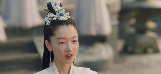 看周冬雨新剧频频出戏,声音不贴脸引吐槽,季冠霖回应其中缘由_角色