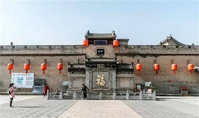 2019年乔家大院摘牌：一夜之间，1050平店面被腾退，服务员大换血