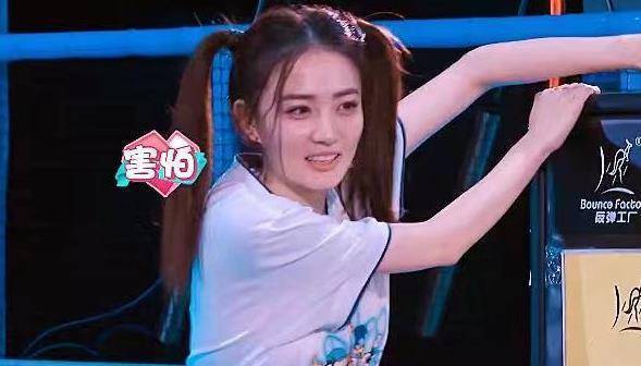 徐璐不顾张铭恩扑向男教练,有谁注意她的手?