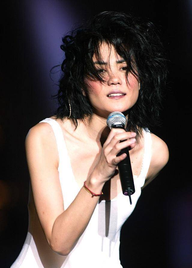 林夕第一次被王菲退稿的歌,王菲亲自提名,林夕却慌了_演唱会_首歌_带