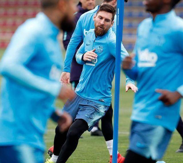 武磊迎战巴萨一肩扛起进球重任,直言德比不能输_比赛_球迷_西班牙