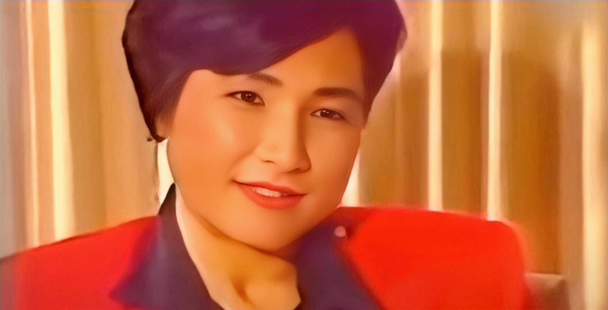 "武侠影后"郑佩佩的荒诞婚姻史,还有她悲苦的过往_岳华_电影_香港