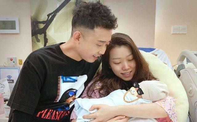 gai的儿子在去年夏天出生,布瑞吉的儿子生于去年1月,小名叫lucky.