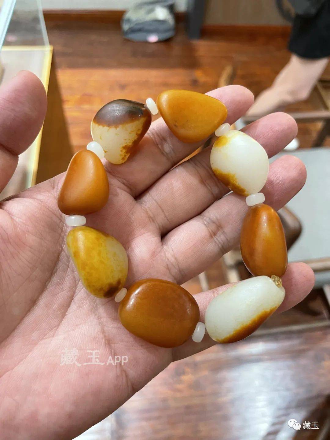 两条籽料手串,一条200万,一条1000万!_玩家_市场_价格