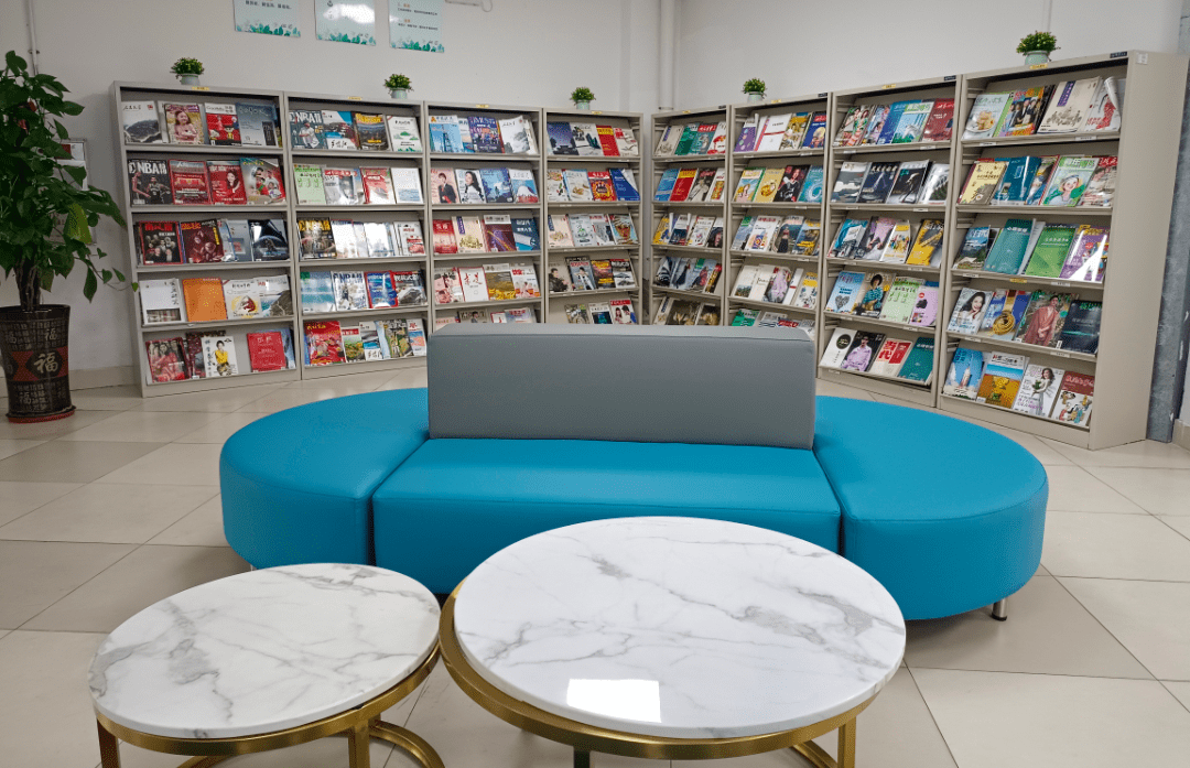 公共阅读区东莞图书馆东坑分馆于2014年10月1日搬迁到东坑镇科技路270