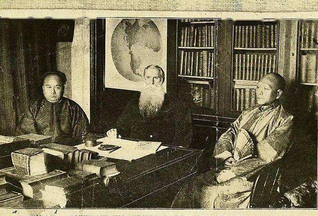 江召棠带着两名随从来到王安之家中,刚一进门,王安之便派人将江召棠的