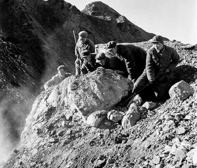 1968年,工程兵河北执行秘密任务,打眼放炮时,发现刘备祖宗陵墓