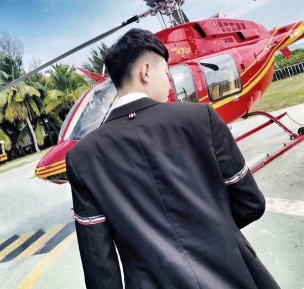 网红高迪飞踹蛋蛋监控视频曝光,拳打脚踢爆发众人冲突!_中国_ks_年代