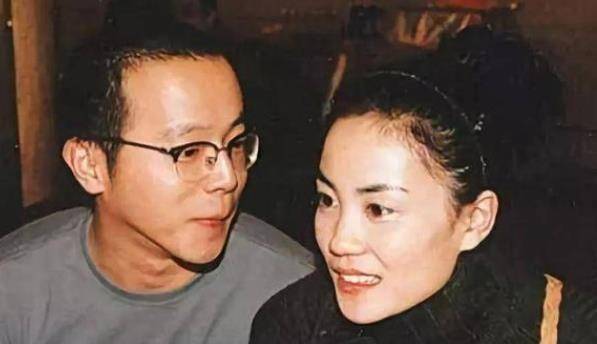 天后王菲一生放荡不羁,两次婚姻三段恋爱情,老公一个比一个小!