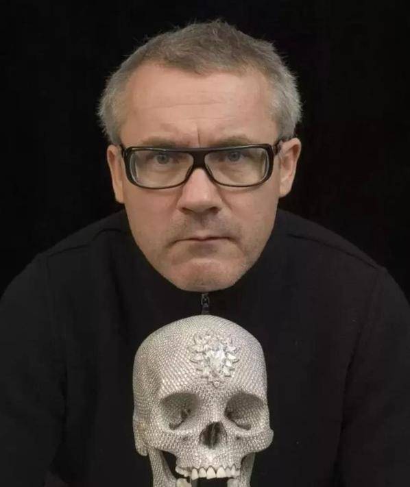 艺术怪咖达明安赫斯特:用古人头骨镶钻石,一生争议不断_作品_查尔斯